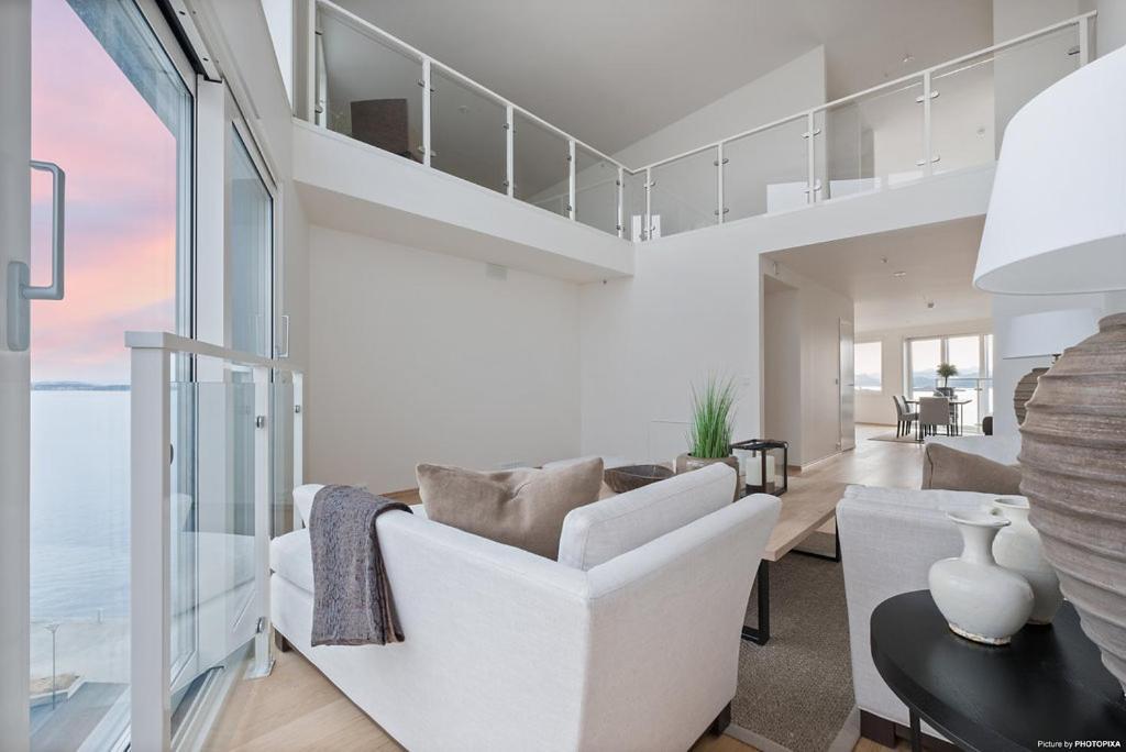 Luxury 3 Bedroom Seaview Apartment, Ons 2024 *